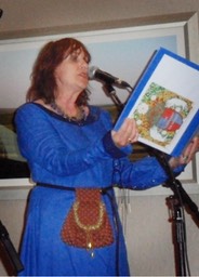Elaine singing with The Legendary Ten Secs in Denver copy copy