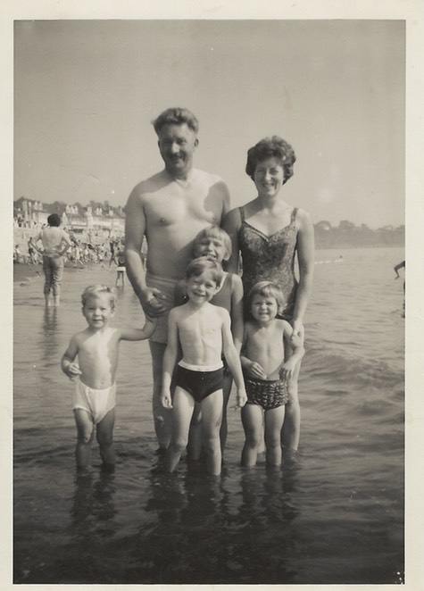 Uncle George, Mum. Joanne, Rob, Ian & Linda 1960's Preston, Torbay